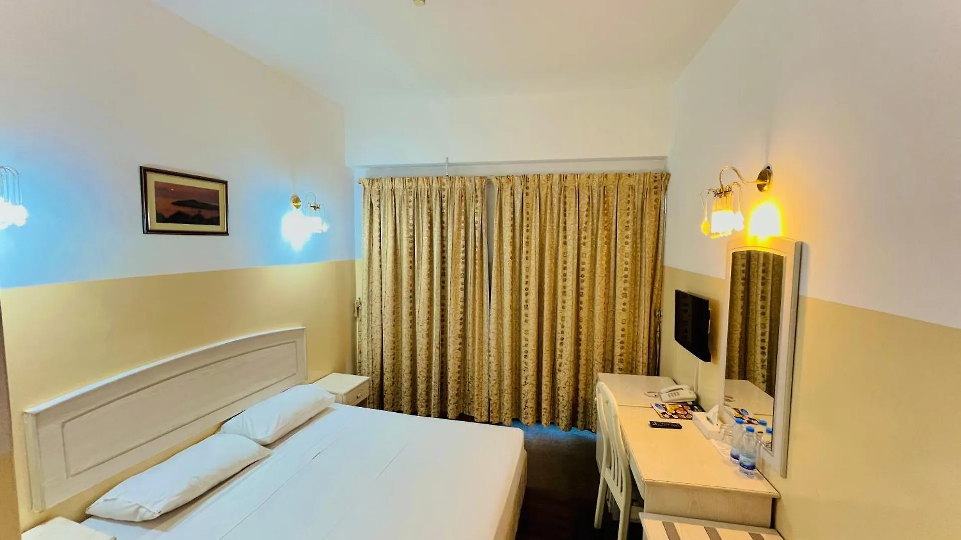 **  Queens Hotel Dubai Emirati Arabi Uniti