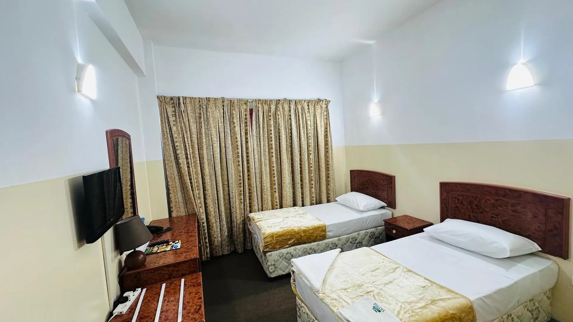 **  Queens Hotel Dubai Emirati Arabi Uniti